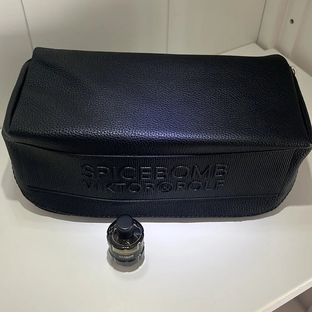 SPICEBOMB WITH TOILETRY BAG VIKTOR & ROLF-NEW